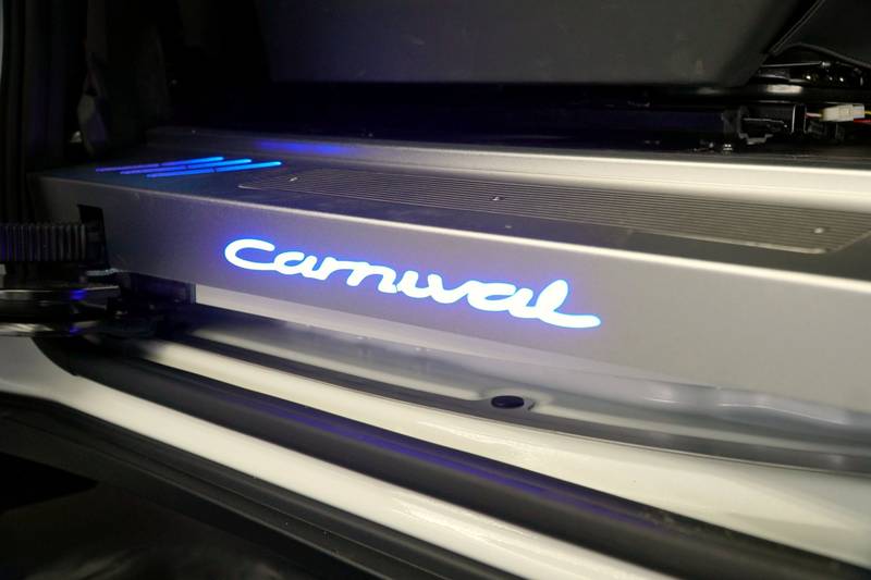 LED 도어 스커프